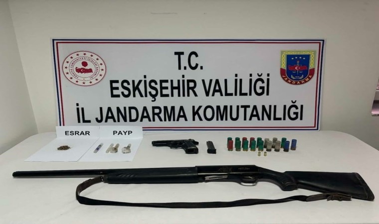 İkametlerinde uyuşturucu madde bulunduran 8 şüpheli hakkında işlem yapıldı