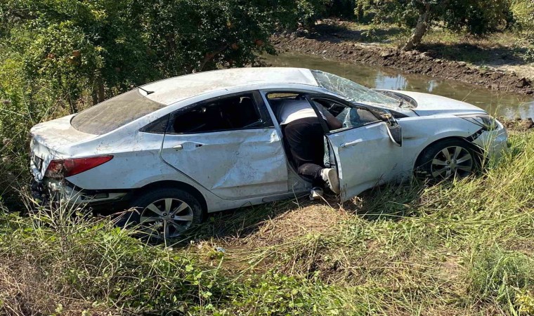 İki otomobil kafa kafaya çarpıştı: 5 yaralı