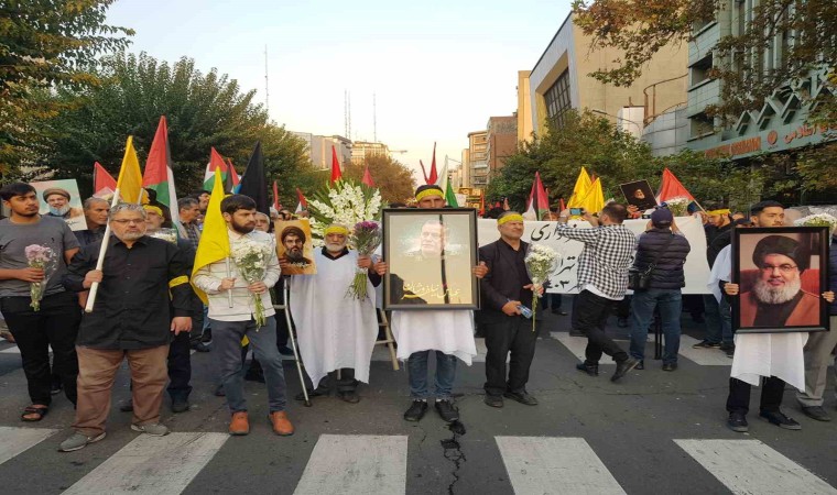 İranda Nasrallahın ölümü sonrası protestolar sürüyor