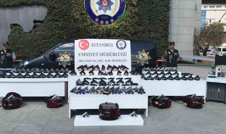 İstanbulda silah kaçakçılarına operasyon: 227 silah ele geçirildi