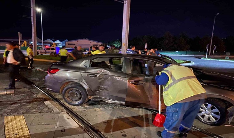 Kayseride kazaya karışan otomobilin sürücüsü kaçtı: 5 yaralı