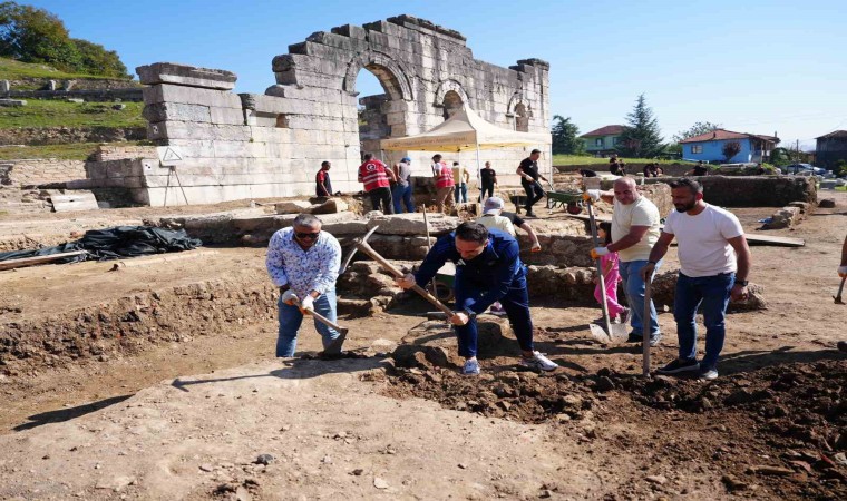 Kazmayı bu sefer ateş savaşçıları vurdu