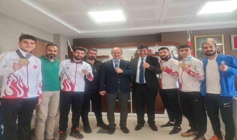 Kick Boks şampiyonları GSİMdeydi