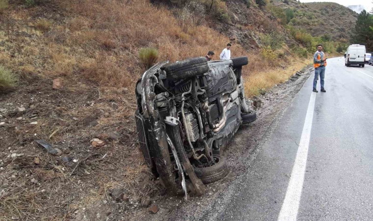 Kontrolden çıkan otomobil yan yattı: 1 yaralı