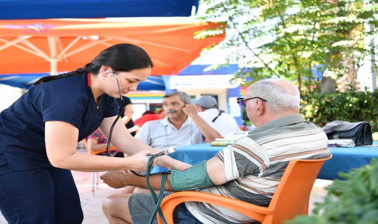 Konyaaltından emeklilere sağlıklı yaşam tüyoları