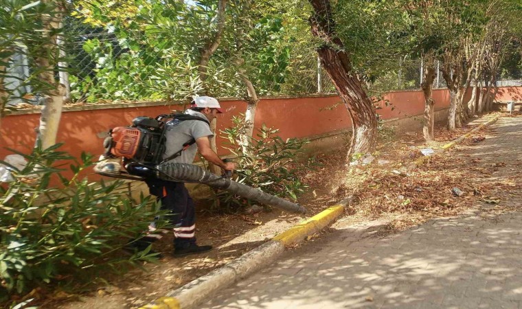 Körfezde okul bahçeleri temizlendi