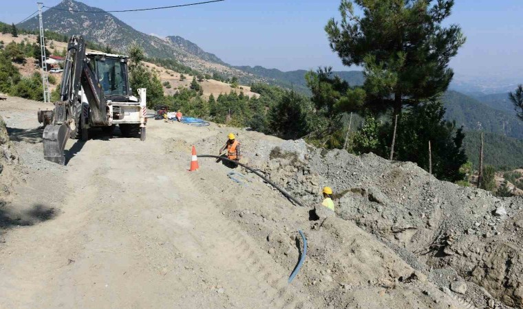 Köşürgenin yeni içmesuyu hattının imalatı sürüyor