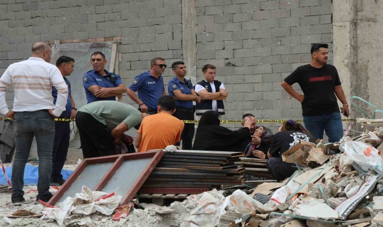 Kule vinçteki demir kova işçilerin üzerine düştü: 2 ölü