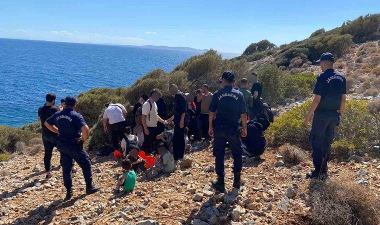 Kuşadasında 31 düzensiz göçmen jandarma ekiplerince yakalandı