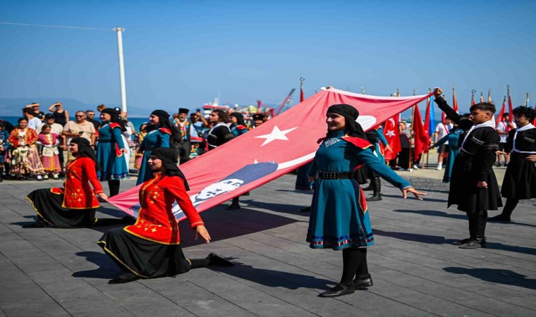 Kuşadasının düşman işgalinden kurtuluşunun 102nci yılı kutlandı