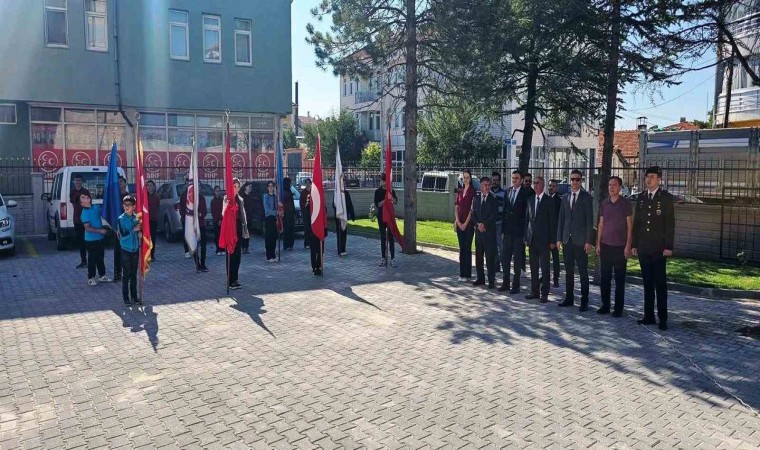 Kütahyada okullar ve çevresinde güvenlik tedbirleri alındı, servis araçları denetlendi