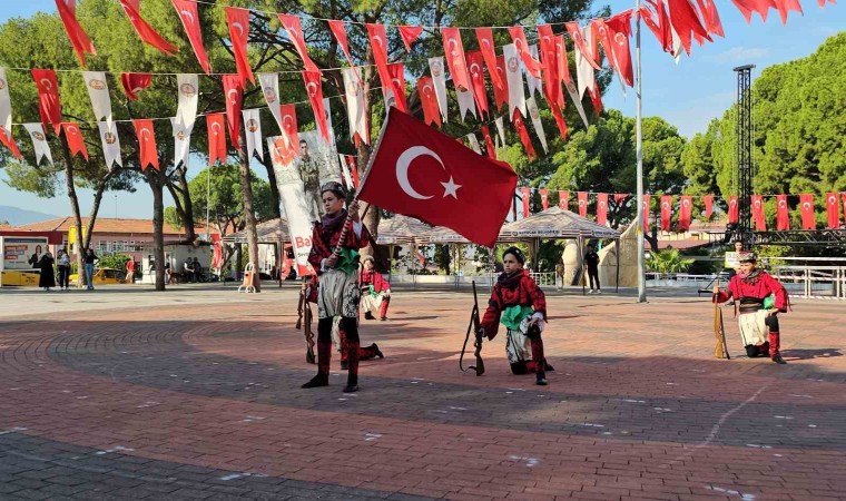 Kuyucakta kurtuluş coşkusu meydanlara sığmadı