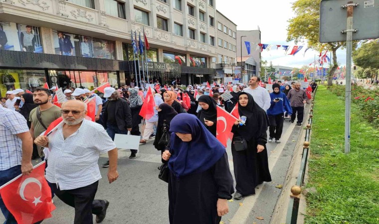 LGBTye karşıtı yüzlerce vatandaş Fatihte bir araya geldi