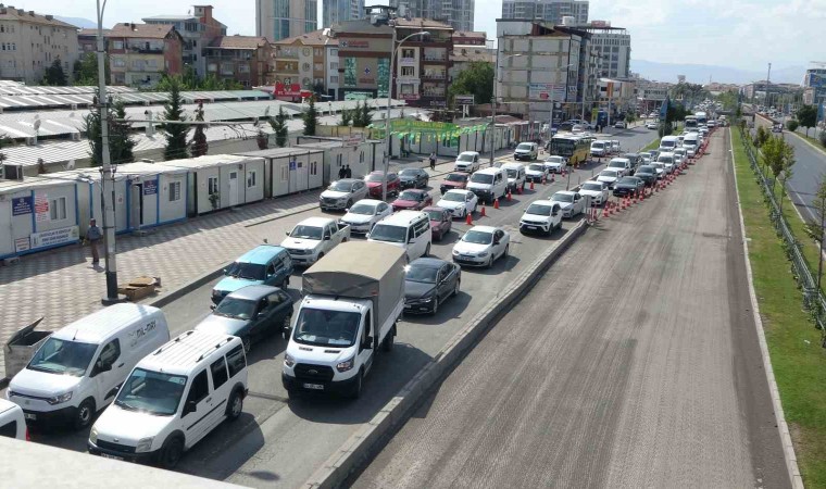 Malatyada yol çalışmaları nedeniyle oluşan trafiğe tepki