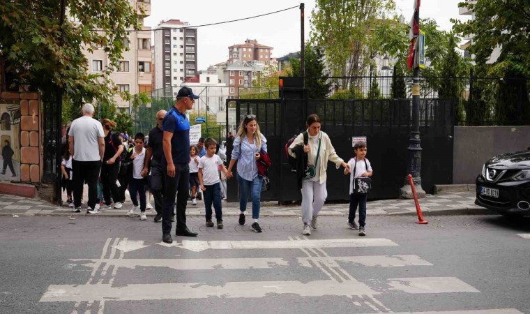 Maltepede zabıtayla okullar daha güvenli