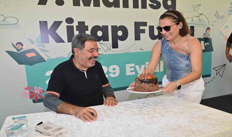 Manisa Kitap Fuarı ünlü yazarlarla final yaptı