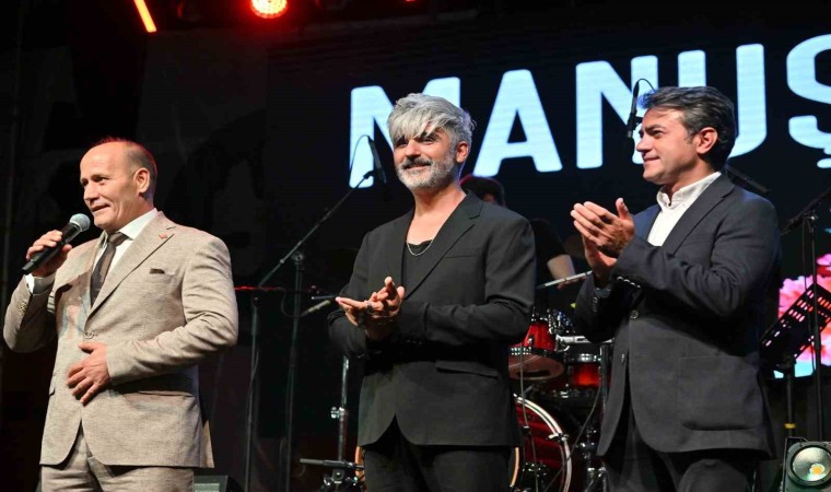 Manuş Babadan Ahmetlide konser