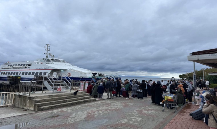 Marmarada fırtına deniz ulaşımını etkiledi