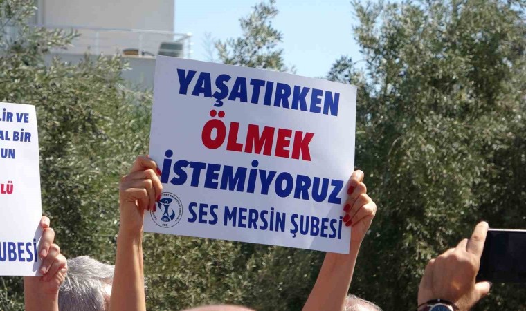 Mersinde hemşire ve doktorun darp edilmesi protesto edildi