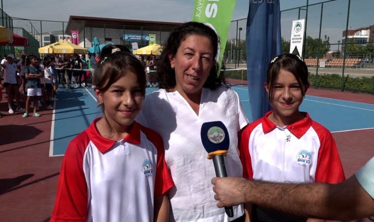 Minik sporcu ve velilerden Ulusal 12 Yaş Hafta Sonu Tenis Turnuvasına tam not