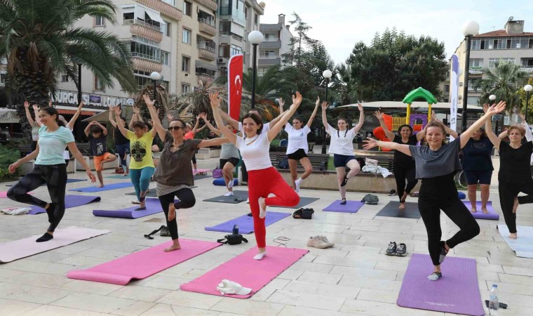 Mudanyada pazar sabahı yoga ile başladı