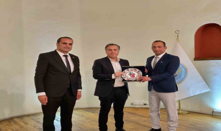 Nuri Paşa anısına Turgutluda iki komutana plaket