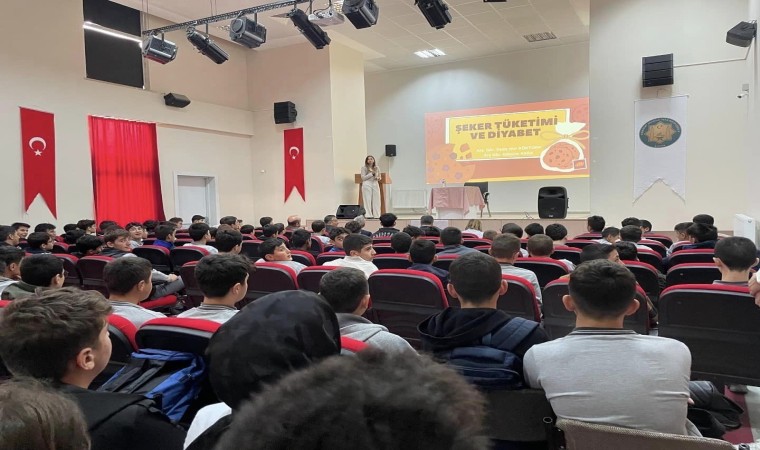 Öğrenciler Şeker Tüketimi ve Diyabet konularında bilgilendirildi