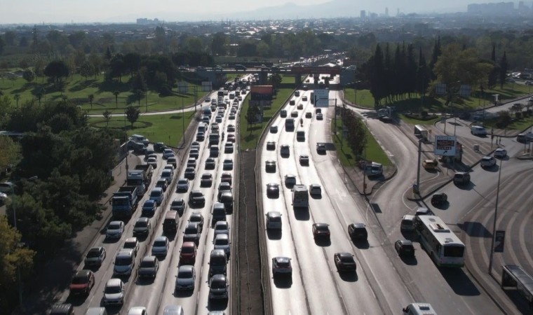 Okullar açıldı, Bursada yollar tıkandı