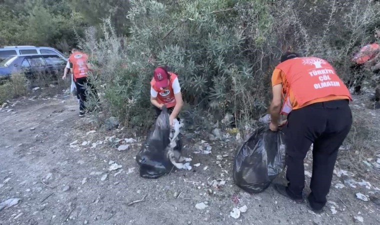 Osmaniyede doğaseverler, Karaçay vadisinde çöp topladı