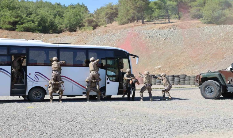 Polis Özel Harekattan gerçeği aratmayan tatbikat