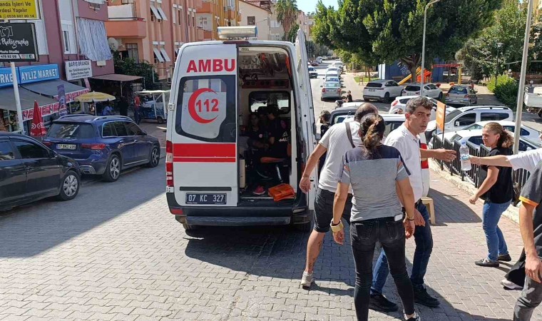 Rampa aşağı hareket eden aracı durdurmak isterken hastanelik oldu