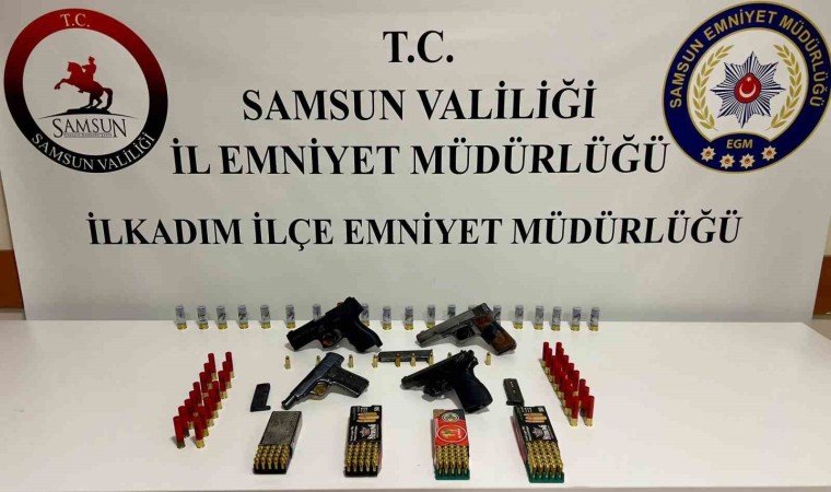 Samsunda bir evde 4 adet tabanca ele geçti