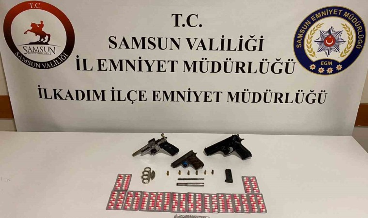 Samsunda polis tarafından silah ve uyuşturucu ele geçirildi