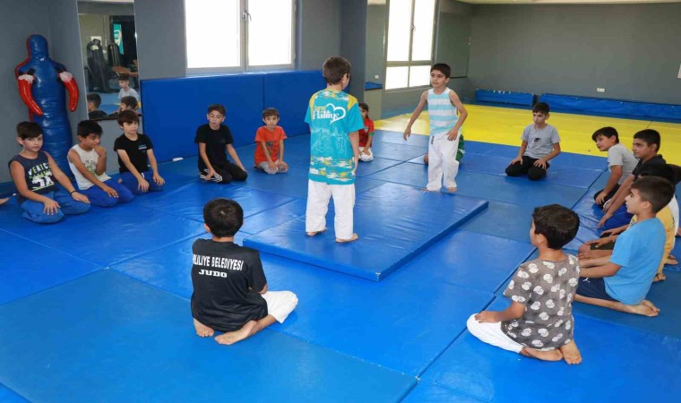 Şanlıurfada minikler judo kursu ile gelişimlerine katkı sağlıyor