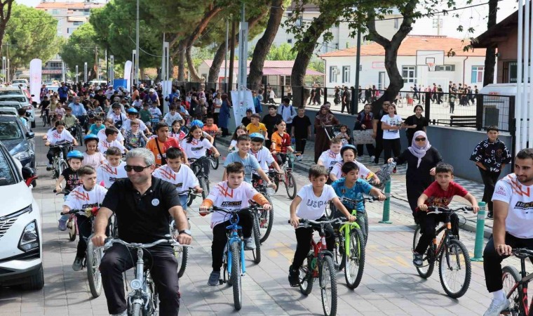 Saruhanlıda bisiklet turuna büyük ilgi