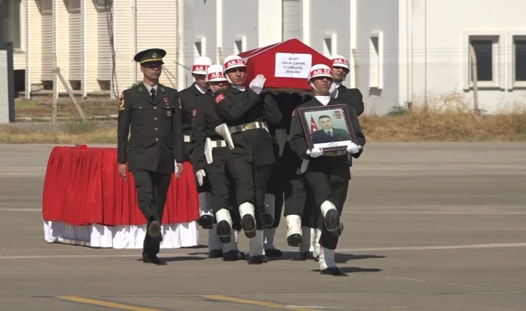 Şehit Onur Çapanın naaşı Gaziantepten Ispartaya uğurlandı