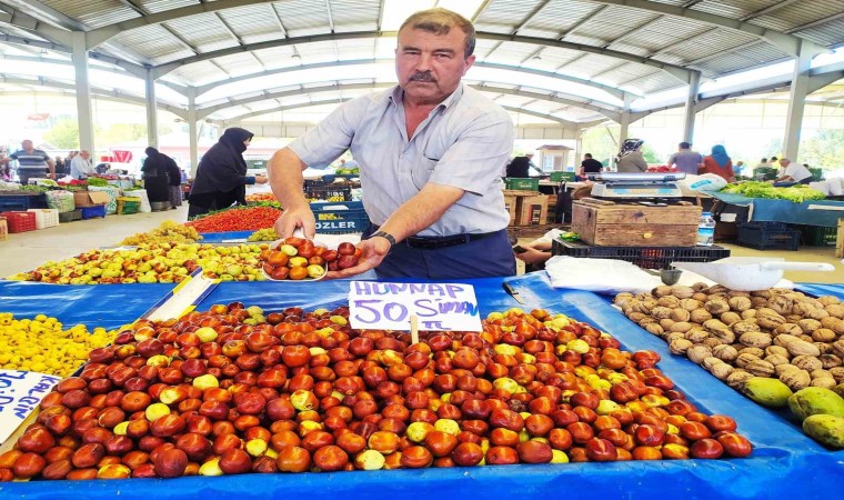 Simav Hünnapı pazarın gözde meyvesi