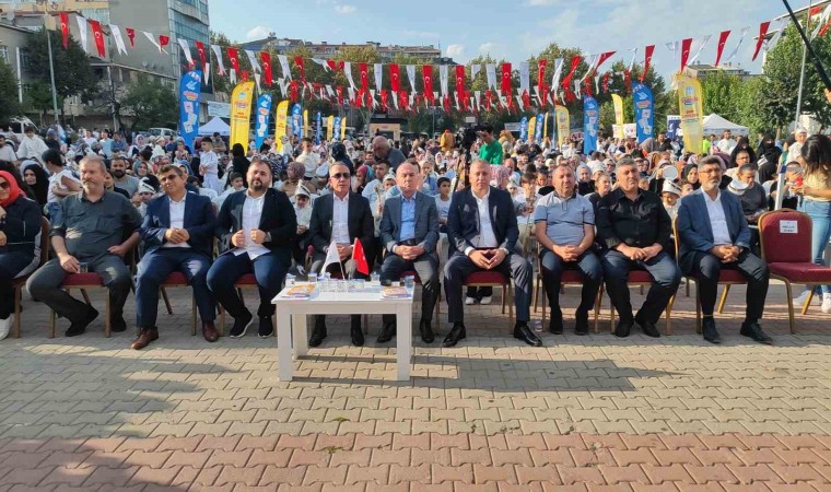 Sultangazi Belediyesinin düzenlediği 3. toplu sünnet şöleninde bin 200 çocuk sünnet oldu