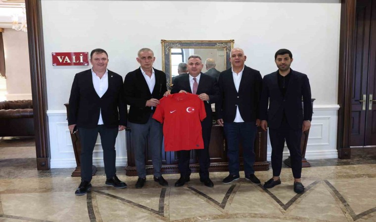 TFF Başkanı Hacıosmanoğludan İzmir Valisi Elban ve İZVAKa ziyaret