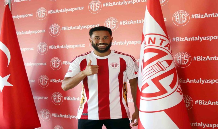 Transfer engelini aşan Antalyaspor, Andros Townsendu renklerine bağladı