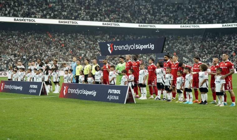 Trendyol Süper Lig: Beşiktaş: 0 - Sivasspor: 0 (Maç devam ediyor)