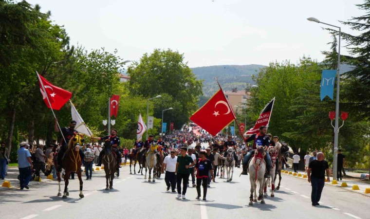 Türkiyenin dört bir yanından gelen Yörükler Söğütte buluştu