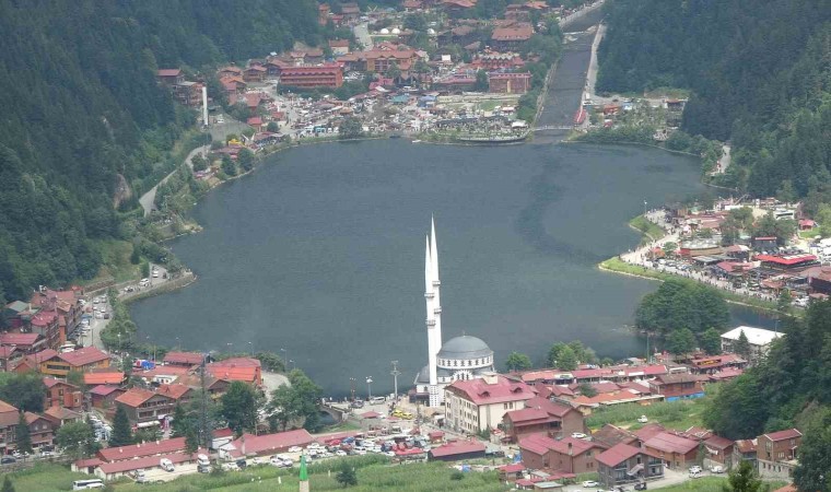 Uzungölün eski görünümüne kavuşturulması için çalışmalar Ekim ayı başından itibaren yeniden başlayacak