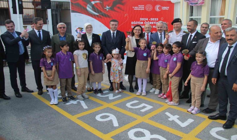 Yalovada yeni eğitim yılının ilk ders zili törenle çaldı