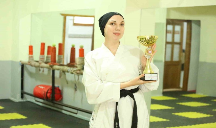 Yalovanın ilk kadın karate antrenörü oldu