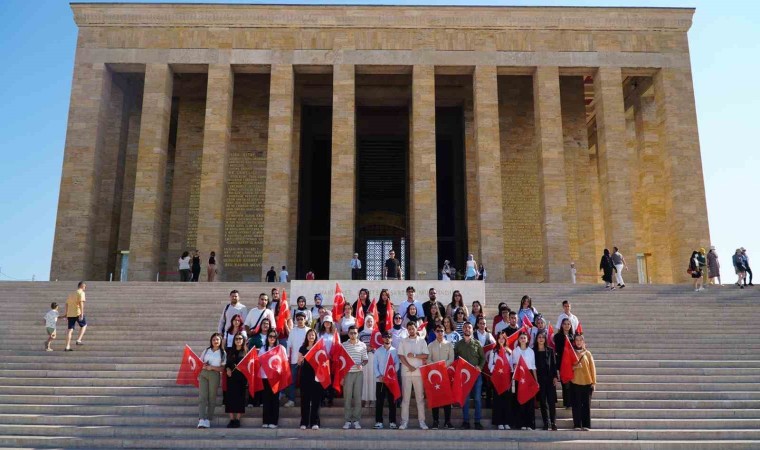 Yılmazdan gençlere Ankara gezisi