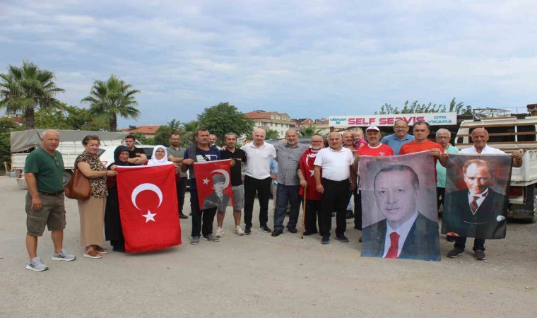 Yol için Sinop Valiliğine yürüyorlar