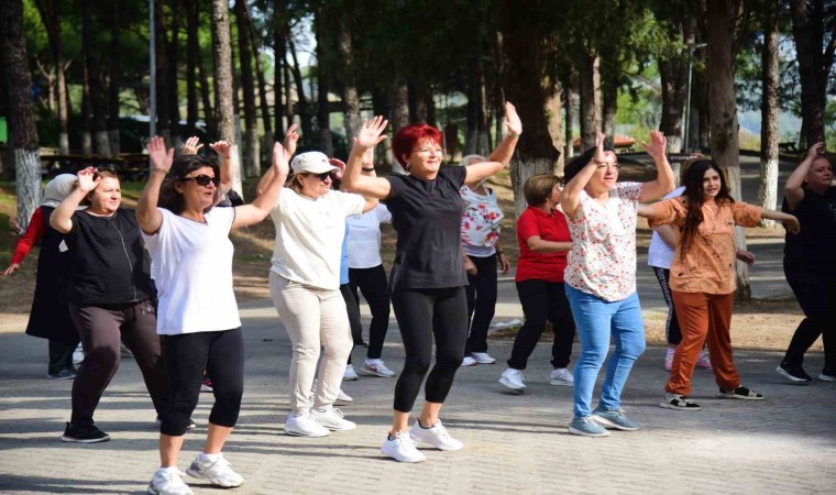 Yunusemreli kadınlar Avrupa Hareketlilik Haftasında açık havada spor yaptı