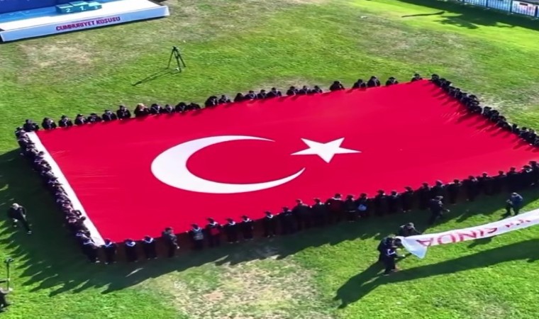 7den 70e binlerce kişi Cumhuriyet için koştu