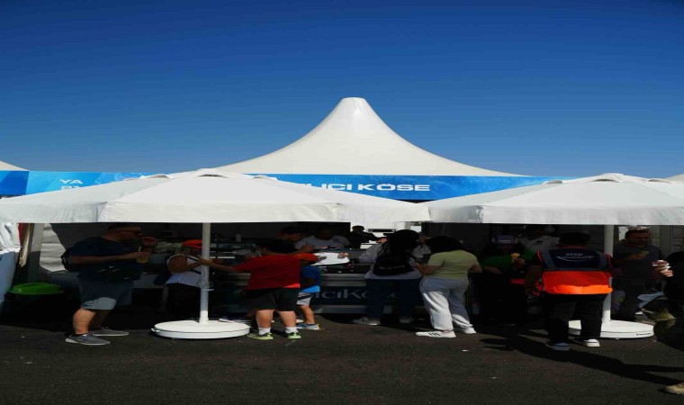 Adanalı tatlıcı Adana Baklavasıyla TEKNOFESTte tam not aldı